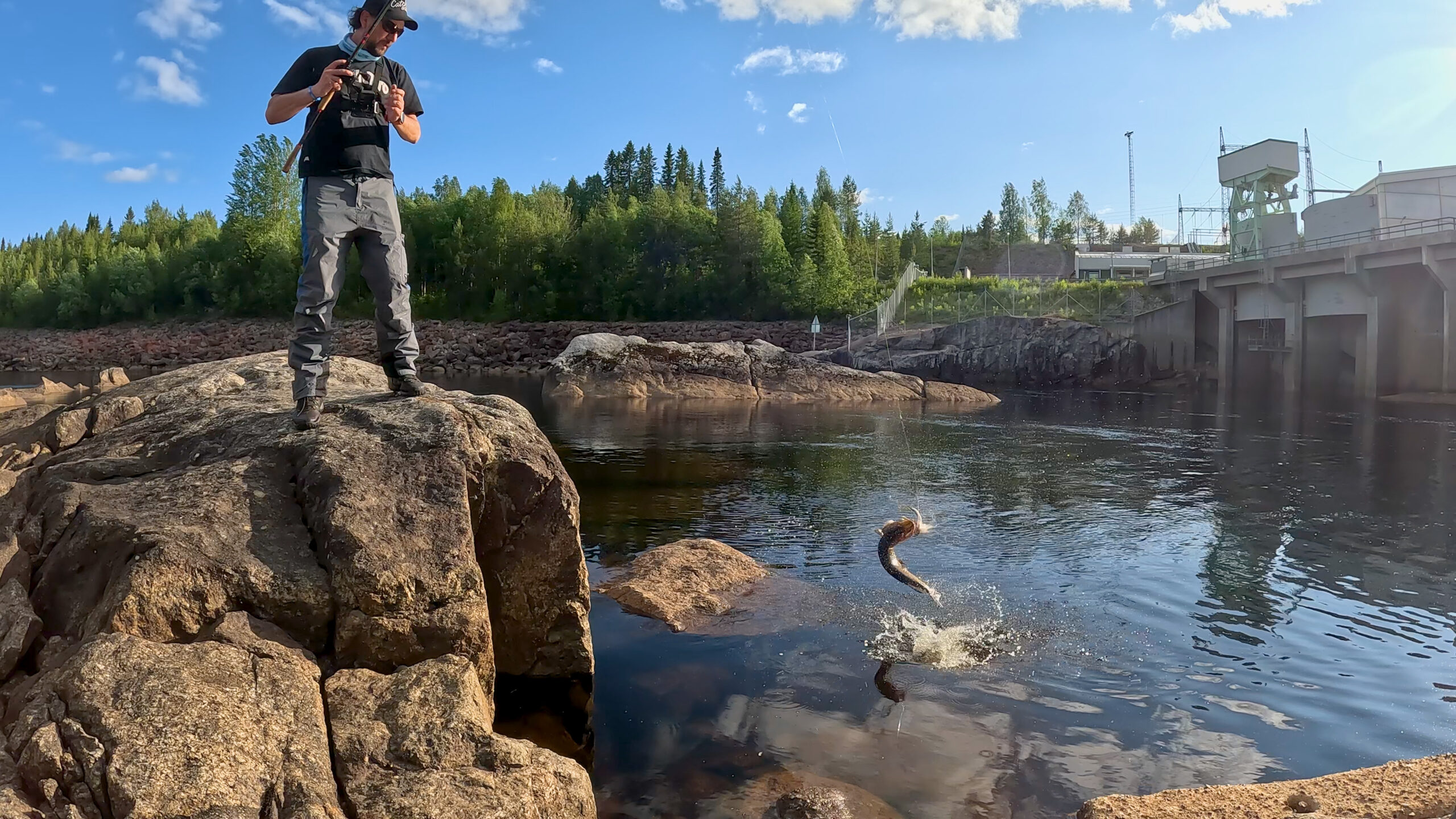  Pierdut în Laponia cu Miuras Mouse, pescuit la știucă în baraj, episodul 2